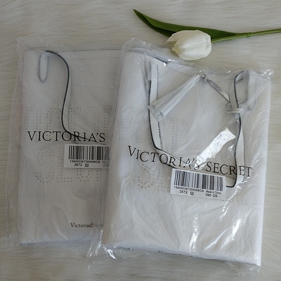 NWT🛍️ VICTORIA'S SECRET TOTES🛍️ - Picture 2 of 3